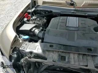 ✅ 2025 Land Rover Defender • VIN: SALE2EFE2S2371421 • Lot: 66900925. Wystawiony na Copart z przebiegiem 8 965 mil. Bezpłatny archiwum sprzedaży aukcyjnych z USA i szczegółowy raport historii pojazdu na DreamBid. Zdjęcie 14.