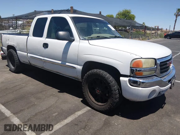 ✅ 2004 GMC Sierra 1500 SLE • VIN: 2GTEC19V541205759 • Lot: 45368040. Listed on IAAI with Not provided. Free auction sales archive from the USA and detailed vehicle history report at DreamBid. Image 1.