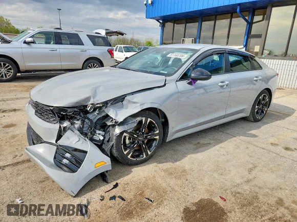 ✅ 2024 Kia K5 GT-Line • VIN: 5XXG64J2XRG228829 • Лот: 51160706. Опубліковано раніше на Copart з пробігом 41 686 миль. Безкоштовний доступ до архіву аукціонних продажів зі США та докладний звіт про історію автомобіля на DreamBid. Зображення 1.