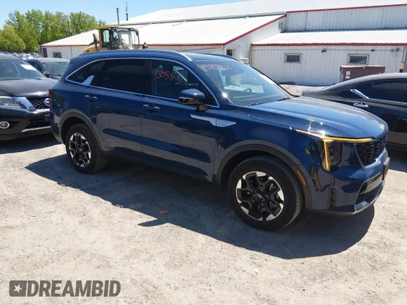 ✅ 2025 Kia Sorento S • VIN: 5XYRLDJC5SG320636 • Lot: 45058212. Wystawiony na IAAI z przebiegiem 11 392 mil. Bezpłatny archiwum sprzedaży aukcyjnych z USA i szczegółowy raport historii pojazdu na DreamBid. Zdjęcie 1.