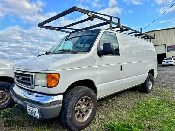✅ 2007 Ford Econoline Cargo Commercial • VIN: 1FTNE24L57DA36924 • Лот: 96196335. Опубліковано раніше на Copart з пробігом Не вказано. Безкоштовний доступ до архіву аукціонних продажів зі США та докладний звіт про історію автомобіля на DreamBid. Зображення 1.
