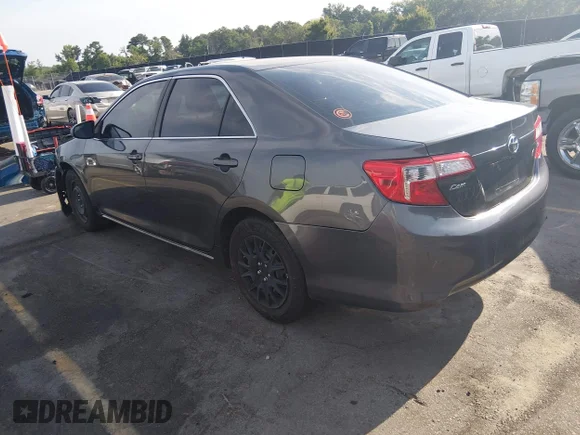 ✅ 2013 Toyota Camry SE • VIN: 4T1BF1FK0DU653752 • Lot: 45282264. Wystawiony na IAAI z przebiegiem 227 834 mil. Bezpłatny archiwum sprzedaży aukcyjnych z USA i szczegółowy raport historii pojazdu na DreamBid. Zdjęcie 3.