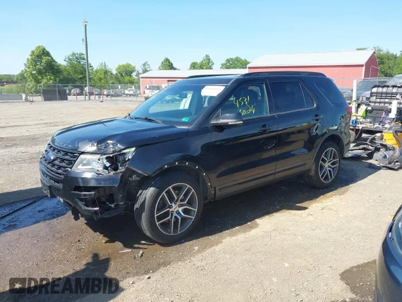 ✅ 2017 Ford Explorer Sport • VIN: 1FM5K8GT1HGC88740 • Lot: 45316024. Wystawiony na IAAI z przebiegiem 135 353 mil. Bezpłatny archiwum sprzedaży aukcyjnych z USA i szczegółowy raport historii pojazdu na DreamBid. Zdjęcie 2.