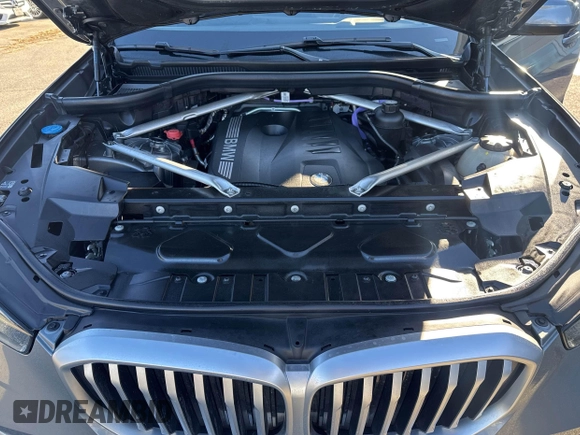 ✅ 2024 BMW X5 xDrive40i • VIN: 5UX23EU07R9T67105 • Lot: 43928042. Wystawiony na IAAI z przebiegiem 51 853 mil. Bezpłatny archiwum sprzedaży aukcyjnych z USA i szczegółowy raport historii pojazdu na DreamBid. Zdjęcie 10.