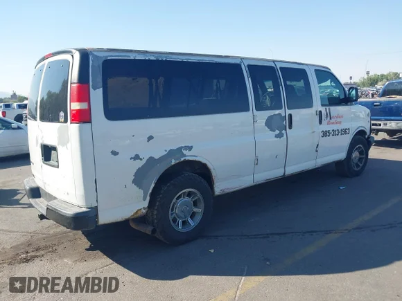 ✅ 2007 Chevrolet Express Passenger • VIN: 1GAHG39U871115707 • Lot: 42892250. Wystawiony na IAAI z przebiegiem 259 881 mil. Bezpłatny archiwum sprzedaży aukcyjnych z USA i szczegółowy raport historii pojazdu na DreamBid. Zdjęcie 4.