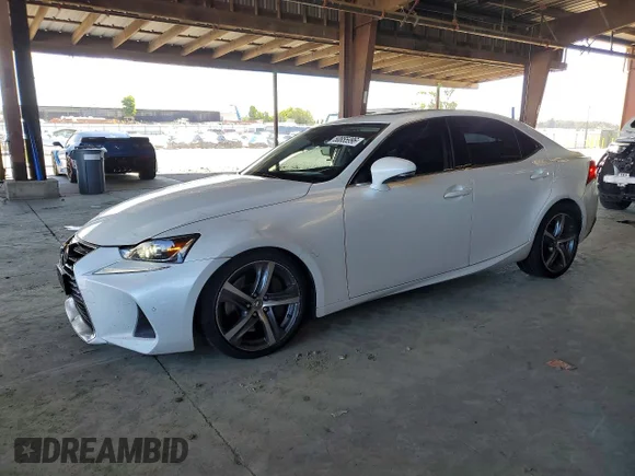 ✅ 2018 Lexus IS 300 • VIN: JTHBA1D22J5072912 • Лот: 50855996. Опубликован ранее на Copart с пробегом 105 971 миль. Бесплатный доступ к архиву аукционных продаж из США и подробный отчёт об истории автомобиля на DreamBid. Изображение 1.