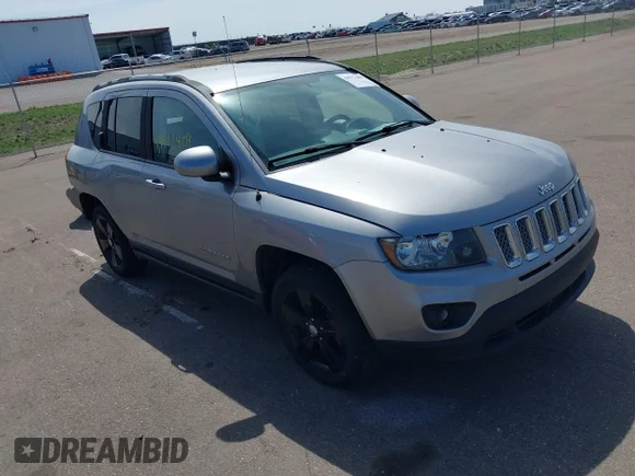 ✅ 2016 Jeep Compass Latitude • VIN: 1C4NJCEA6GD628217 • Lot: 44913409. Wystawiony na IAAI z przebiegiem 127 437 mil. Bezpłatny archiwum sprzedaży aukcyjnych z USA i szczegółowy raport historii pojazdu na DreamBid. Zdjęcie 1.