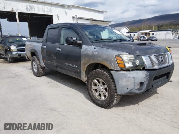 ✅ 2005 Nissan Titan LE • VIN: 1N6AA07B75N532684 • Lot: 44781823. Wystawiony na IAAI z przebiegiem 179 254 mil. Bezpłatny archiwum sprzedaży aukcyjnych z USA i szczegółowy raport historii pojazdu na DreamBid. Zdjęcie 1.