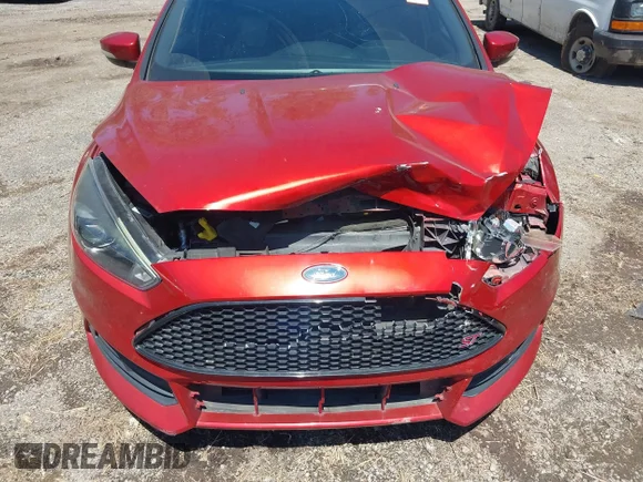 ✅ 2018 Ford Focus ST • VIN: 1FADP3L94JL291648 • Lot: 45230978. Wystawiony na IAAI z przebiegiem 78 987 mil. Bezpłatny archiwum sprzedaży aukcyjnych z USA i szczegółowy raport historii pojazdu na DreamBid. Zdjęcie 6.