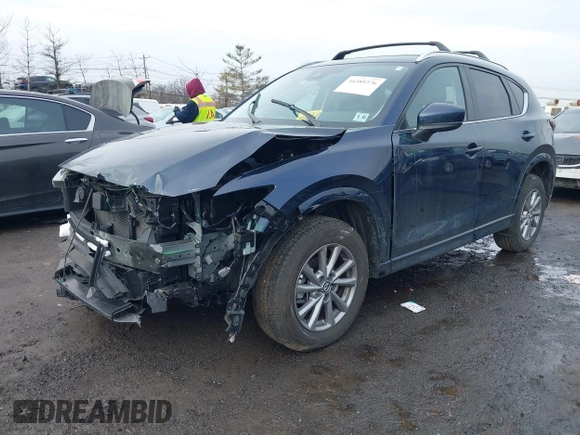 ✅ 2025 Mazda CX-5 S Select • VIN: JM3KFBBL3S0724902 • Lot: 44389376. Wystawiony na IAAI z przebiegiem 13 038 mil. Bezpłatny archiwum sprzedaży aukcyjnych z USA i szczegółowy raport historii pojazdu na DreamBid. Zdjęcie 2.
