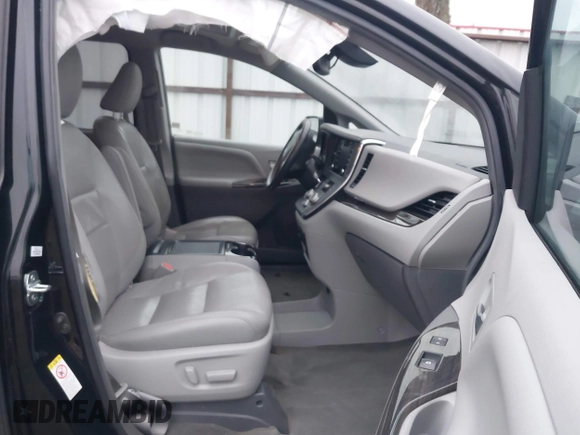 ✅ 2018 Toyota Sienna XLE • VIN: 5TDYZ3DC0JS911703 • Lot: 44186071. Wystawiony na IAAI z przebiegiem 66 804 mil. Bezpłatny archiwum sprzedaży aukcyjnych z USA i szczegółowy raport historii pojazdu na DreamBid. Zdjęcie 5.
