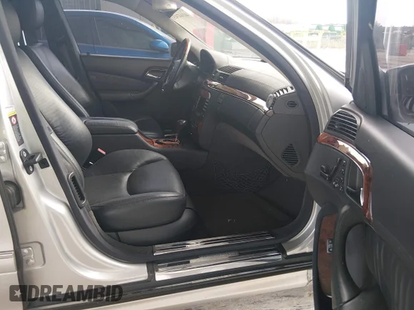 ✅ 2006 Mercedes-Benz S 5.5L • VIN: WDBNG76JX6A472153 • Лот: 44144743. Опубликован ранее на IAAI с пробегом Не указан. Бесплатный доступ к архиву аукционных продаж из США и подробный отчёт об истории автомобиля на DreamBid. Изображение 5.