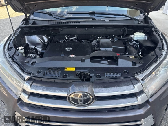 ✅ 2018 Toyota Highlander LE • VIN: 5TDBZRFH6JS913523 • Лот: 45227474. Опубліковано раніше на IAAI з пробігом 344 849 миль. Безкоштовний доступ до архіву аукціонних продажів зі США та докладний звіт про історію автомобіля на DreamBid. Зображення 10.