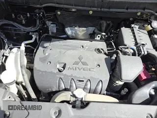 ✅ 2020 Mitsubishi Outlander Sport SE • VIN: JA4AJ4AW4LU602239 • Lot: 71773045. Wystawiony na Copart z przebiegiem 92 462 mil. Bezpłatny archiwum sprzedaży aukcyjnych z USA i szczegółowy raport historii pojazdu na DreamBid. Zdjęcie 14.