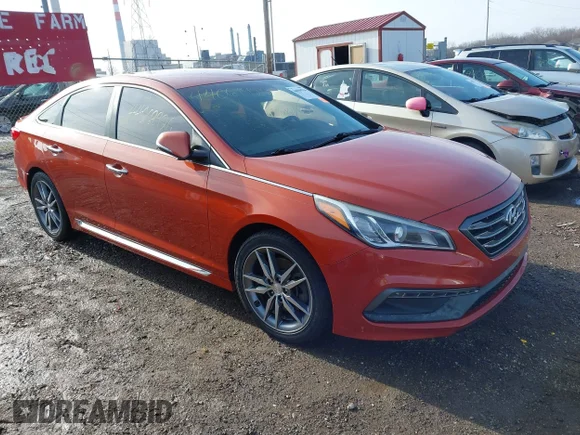 ✅ 2015 Hyundai Sonata Limited • VIN: 5NPE34AB4FH071296 • Лот: 44069926. Опубліковано раніше на IAAI з пробігом 142 468 миль. Безкоштовний доступ до архіву аукціонних продажів зі США та докладний звіт про історію автомобіля на DreamBid. Зображення 1.