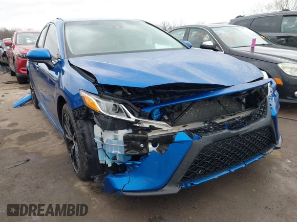 ✅ 2018 Toyota Camry LE • VIN: 4T1B11HK9JU060009 • Лот: 44085052. Опубликован ранее на IAAI с пробегом 73 404 миль. Бесплатный доступ к архиву аукционных продаж из США и подробный отчёт об истории автомобиля на DreamBid. Изображение 1.