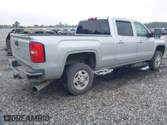 ✅ 2015 GMC Sierra 2500HD • VIN: 1GT11YE82FF603956 • Lot: 43396967. Wystawiony na IAAI z przebiegiem 328 940 mil. Bezpłatny archiwum sprzedaży aukcyjnych z USA i szczegółowy raport historii pojazdu na DreamBid. Zdjęcie 4.