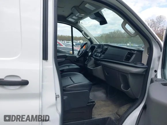✅ 2021 Ford Transit Cargo • VIN: 1FTBW1Y8XMKA66427 • Лот: 45042110. Опубліковано раніше на IAAI з пробігом 67 821 миль. Безкоштовний доступ до архіву аукціонних продажів зі США та докладний звіт про історію автомобіля на DreamBid. Зображення 5.