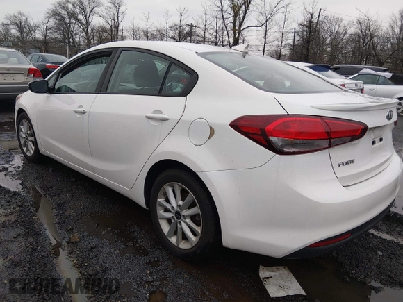 ✅ 2017 Kia Forte S • VIN: 3KPFL4A74HE046518 • Lot: 44523527. Wystawiony na IAAI z przebiegiem 153 063 mil. Bezpłatny archiwum sprzedaży aukcyjnych z USA i szczegółowy raport historii pojazdu na DreamBid. Zdjęcie 3.
