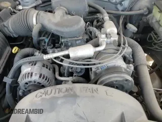 ✅ 1997 Chevrolet Silverado 1500 • VIN: 1GCEC19M9VE124173 • Lot: 85503464. Wystawiony na Copart z przebiegiem 161 517 mil. Bezpłatny archiwum sprzedaży aukcyjnych z USA i szczegółowy raport historii pojazdu na DreamBid. Zdjęcie 13.