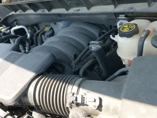 ✅ 2019 Chevrolet Silverado 1500 LTZ • VIN: 3GCUYGED5KG130613 • Lot: 42810997. Wystawiony na IAAI z przebiegiem 59 656 mil. Bezpłatny archiwum sprzedaży aukcyjnych z USA i szczegółowy raport historii pojazdu na DreamBid. Zdjęcie 12.