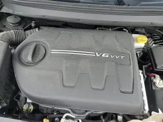 ✅ 2019 Jeep Cherokee Limited • VIN: 1C4PJLDX2KD308318 • Lot: 58499565. Wystawiony na Copart z przebiegiem 50 442 mil. Bezpłatny archiwum sprzedaży aukcyjnych z USA i szczegółowy raport historii pojazdu na DreamBid. Zdjęcie 17.