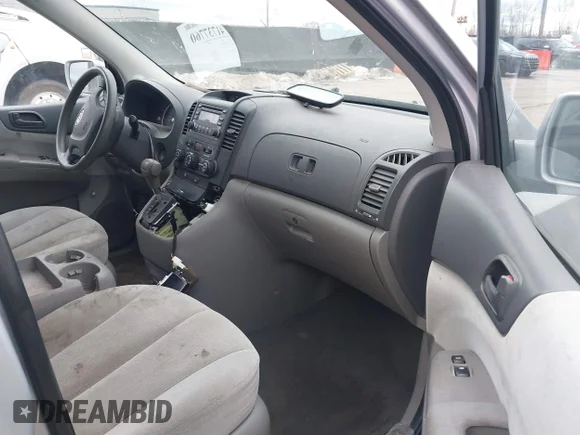 ✅ 2008 Kia Sedona LX • VIN: KNDMB233986220467 • Lot: 41737760. Wystawiony na IAAI z przebiegiem 162 866 mil. Bezpłatny archiwum sprzedaży aukcyjnych z USA i szczegółowy raport historii pojazdu na DreamBid. Zdjęcie 5.
