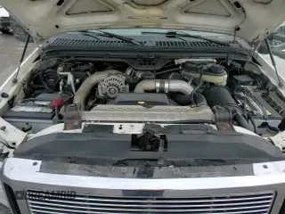 ✅ 2006 Ford F-550 • VIN: 1FDAF56PX6EB20920 • Lot: 86712904. Wystawiony na Copart z przebiegiem 143 445 mil. Bezpłatny archiwum sprzedaży aukcyjnych z USA i szczegółowy raport historii pojazdu na DreamBid. Zdjęcie 14.