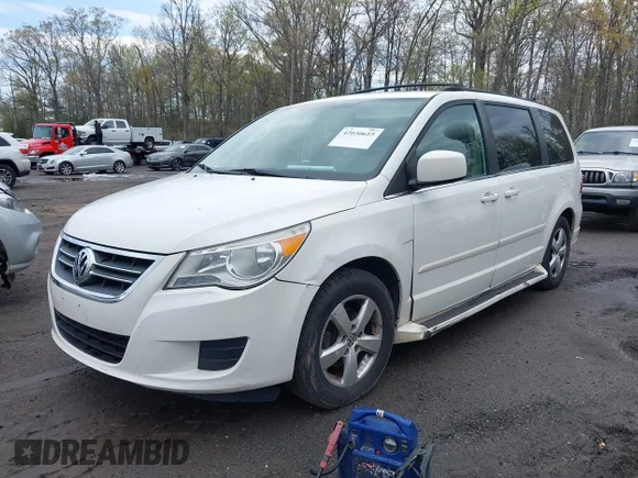 ✅ 2009 Volkswagen Routan SE • VIN: 2V8HW341X9R544650 • Lot: 42030615. Wystawiony na IAAI z przebiegiem 135 428 mil. Bezpłatny archiwum sprzedaży aukcyjnych z USA i szczegółowy raport historii pojazdu na DreamBid. Zdjęcie 2.