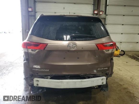 ✅ 2019 Toyota Highlander XLE • VIN: 5TDJZRFH5KS921187 • Lot: 50447796. Listed on Copart with 100,519 mi. Free auction sales archive from the USA and detailed vehicle history report at DreamBid. Image 6.