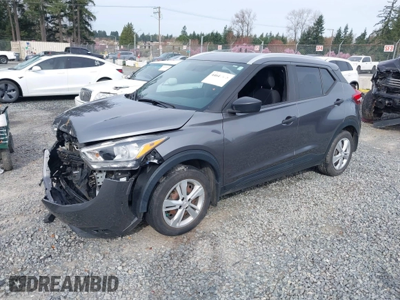 ✅ 2019 Nissan Kicks S • VIN: 3N1CP5CU3KL544232 • Lot: 44643005. Wystawiony na IAAI z przebiegiem 60 642 mil. Bezpłatny archiwum sprzedaży aukcyjnych z USA i szczegółowy raport historii pojazdu na DreamBid. Zdjęcie 2.