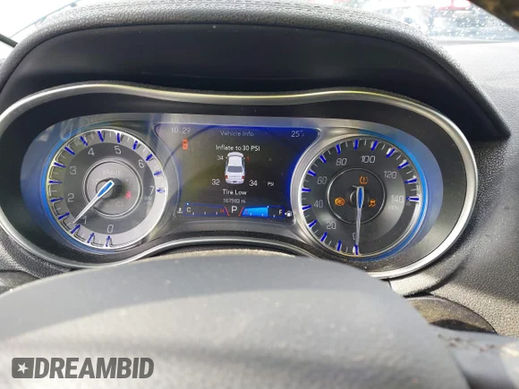 ✅ 2018 Chrysler 300 Limited • VIN: 2C3CCAKG9JH160335 • Lot: 41588547. Wystawiony na IAAI z przebiegiem 167 593 mil. Bezpłatny archiwum sprzedaży aukcyjnych z USA i szczegółowy raport historii pojazdu na DreamBid. Zdjęcie 7.