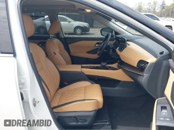 ✅ 2021 Nissan Rogue Platinum • VIN: JN8AT3DC9MW107654 • Lot: 44702601. Wystawiony na IAAI z przebiegiem 73 884 mil. Bezpłatny archiwum sprzedaży aukcyjnych z USA i szczegółowy raport historii pojazdu na DreamBid. Zdjęcie 5.