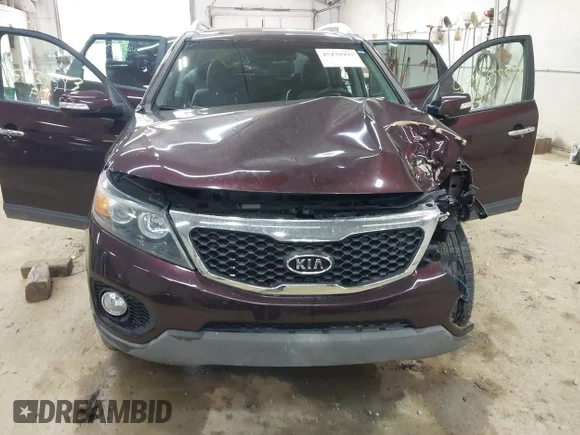 ✅ 2013 Kia Sorento EX • VIN: 5XYKUDA25DG400429 • Lot: 45439993. Wystawiony na IAAI z przebiegiem 83 590 mil. Bezpłatny archiwum sprzedaży aukcyjnych z USA i szczegółowy raport historii pojazdu na DreamBid. Zdjęcie 6.