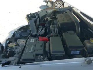 ✅ 2008 Jeep Commander Sport • VIN: 1J8HG48K08C187691 • Lot: 41898517. Listed on IAAI with 229,217 mi. Free auction sales archive from the USA and detailed vehicle history report at DreamBid. Image 13.