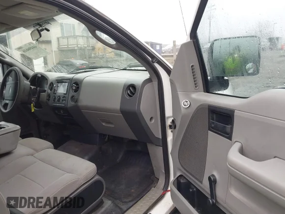 ✅ 2004 Ford F-150 STX • VIN: 1FTRX02W54KD26830 • Лот: 44496616. Опубликован ранее на IAAI с пробегом 204 887 миль. Бесплатный доступ к архиву аукционных продаж из США и подробный отчёт об истории автомобиля на DreamBid. Изображение 5.