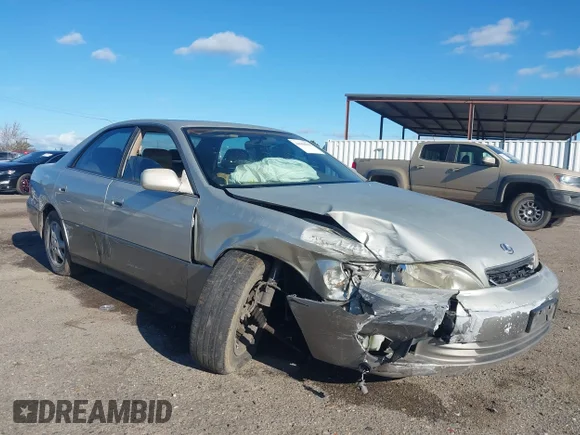 ✅ 1998 Lexus ES 300 • VIN: JT8BF28G7W5016579 • Lot: 44068068. Wystawiony na IAAI z przebiegiem 259 691 mil. Bezpłatny archiwum sprzedaży aukcyjnych z USA i szczegółowy raport historii pojazdu na DreamBid. Zdjęcie 1.