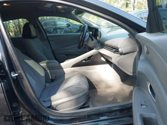 ✅ 2022 Hyundai Elantra SEL • VIN: 5NPLM4AG0NH067051 • Lot: 45064145. Wystawiony na IAAI z przebiegiem 58 455 mil. Bezpłatny archiwum sprzedaży aukcyjnych z USA i szczegółowy raport historii pojazdu na DreamBid. Zdjęcie 5.