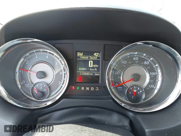 ✅ 2016 Chrysler Town & Country Touring • VIN: 2C4RC1BG4GR282352 • Lot: 44486963. Listed on IAAI with 212,848 mi. Free auction sales archive from the USA and detailed vehicle history report at DreamBid. Image 7.