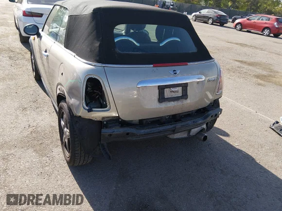 ✅ 2009 MINI Convertible • VIN: WMWMR33549TU96669 • Лот: 45149191. Опубліковано раніше на IAAI з пробігом 72 740 миль. Безкоштовний доступ до архіву аукціонних продажів зі США та докладний звіт про історію автомобіля на DreamBid. Зображення 6.