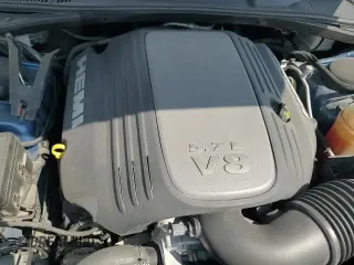 2020 Dodge Challenger R/T z VIN 2C3CDZBT9LH206810, wystawiony jako Copart lot #81947315 z przebiegiem 103 097 mil mil oraz Szkoda całkowita • Salvage title. Historia ofert i sprzedaży dostępna na DreamBid. Obrazek 15.