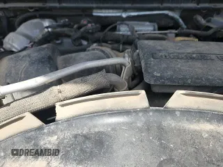 2023 Chevrolet Silverado 3500HD Work Truck z VIN 1GC4YSEY9PF172619, wystawiony jako Copart lot #61539365 z przebiegiem 110 205 mil mil oraz Szkoda całkowita • Salvage title. Historia ofert i sprzedaży dostępna na DreamBid. Obrazek 13.