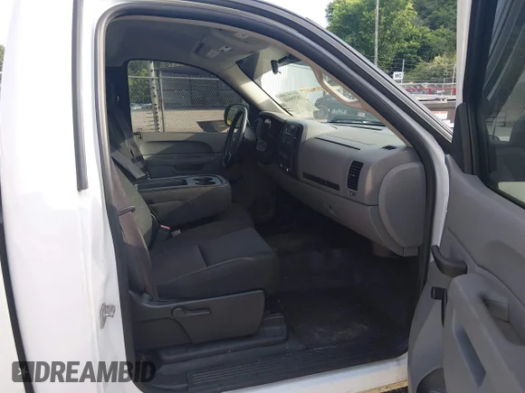 ✅ 2012 Chevrolet Silverado 1500 Work Truck • VIN: 1GCNCPEA9CZ341582 • Лот: 45299060. Опубліковано раніше на IAAI з пробігом 131 136 миль. Безкоштовний доступ до архіву аукціонних продажів зі США та докладний звіт про історію автомобіля на DreamBid. Зображення 5.