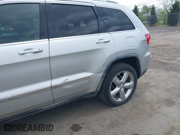 ✅ 2011 Jeep Grand Cherokee Overland • VIN: 1J4RR6GG4BC704653 • Lot: 44880370. Listed on IAAI with 169,817 mi. Free auction sales archive from the USA and detailed vehicle history report at DreamBid. Image 6.