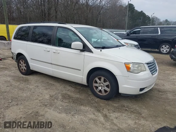 ✅ 2010 Chrysler Town & Country Touring Plus • VIN: 2A4RR8DX3AR435146 • Lot: 44488160. Wystawiony na IAAI z przebiegiem 148 192 mil. Bezpłatny archiwum sprzedaży aukcyjnych z USA i szczegółowy raport historii pojazdu na DreamBid. Zdjęcie 1.