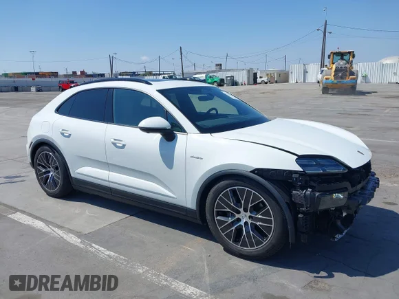 ✅ 2025 Porsche Macan Electric 4 • VIN: WP1AA2XA2SL000364 • Lot: 43013283. Listed on IAAI with 2,934 mi. Free auction sales archive from the USA and detailed vehicle history report at DreamBid. Image 1.