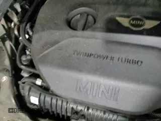 ✅ 2018 MINI Countryman Cooper S • VIN: WMZYT5C33J3E69289 • Lot: 87261785. Wystawiony na Copart z przebiegiem 101 461 mil. Bezpłatny archiwum sprzedaży aukcyjnych z USA i szczegółowy raport historii pojazdu na DreamBid. Zdjęcie 13.