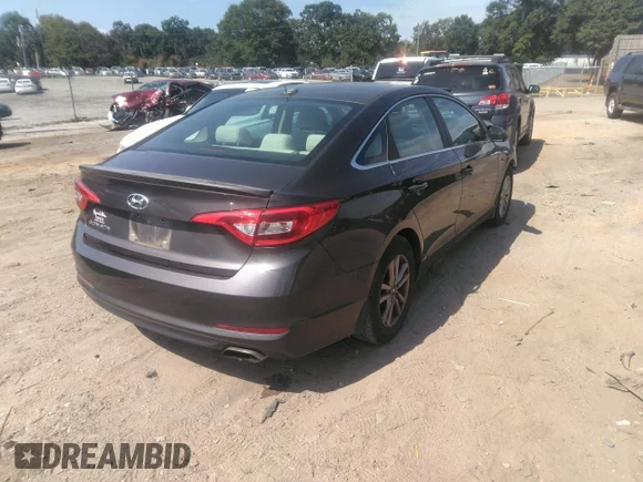 ✅ 2017 Hyundai Sonata SE • VIN: 5NPE24AF9HH479768 • Lot: 43287575. Wystawiony na IAAI z przebiegiem 108 688 mil. Bezpłatny archiwum sprzedaży aukcyjnych z USA i szczegółowy raport historii pojazdu na DreamBid. Zdjęcie 4.