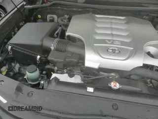 ✅ 2020 Toyota Land Cruiser • VIN: JTMCY7AJ9L4093278 • Lot: 43020955. Wystawiony na Copart z przebiegiem 37 545 mil. Bezpłatny archiwum sprzedaży aukcyjnych z USA i szczegółowy raport historii pojazdu na DreamBid. Zdjęcie 14.