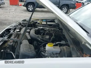 ✅ 2006 Nissan Frontier XE • VIN: 1N6BD06T46C455260 • Lot: 43333367. Wystawiony na IAAI z przebiegiem 113 993 mil. Bezpłatny archiwum sprzedaży aukcyjnych z USA i szczegółowy raport historii pojazdu na DreamBid. Zdjęcie 13.